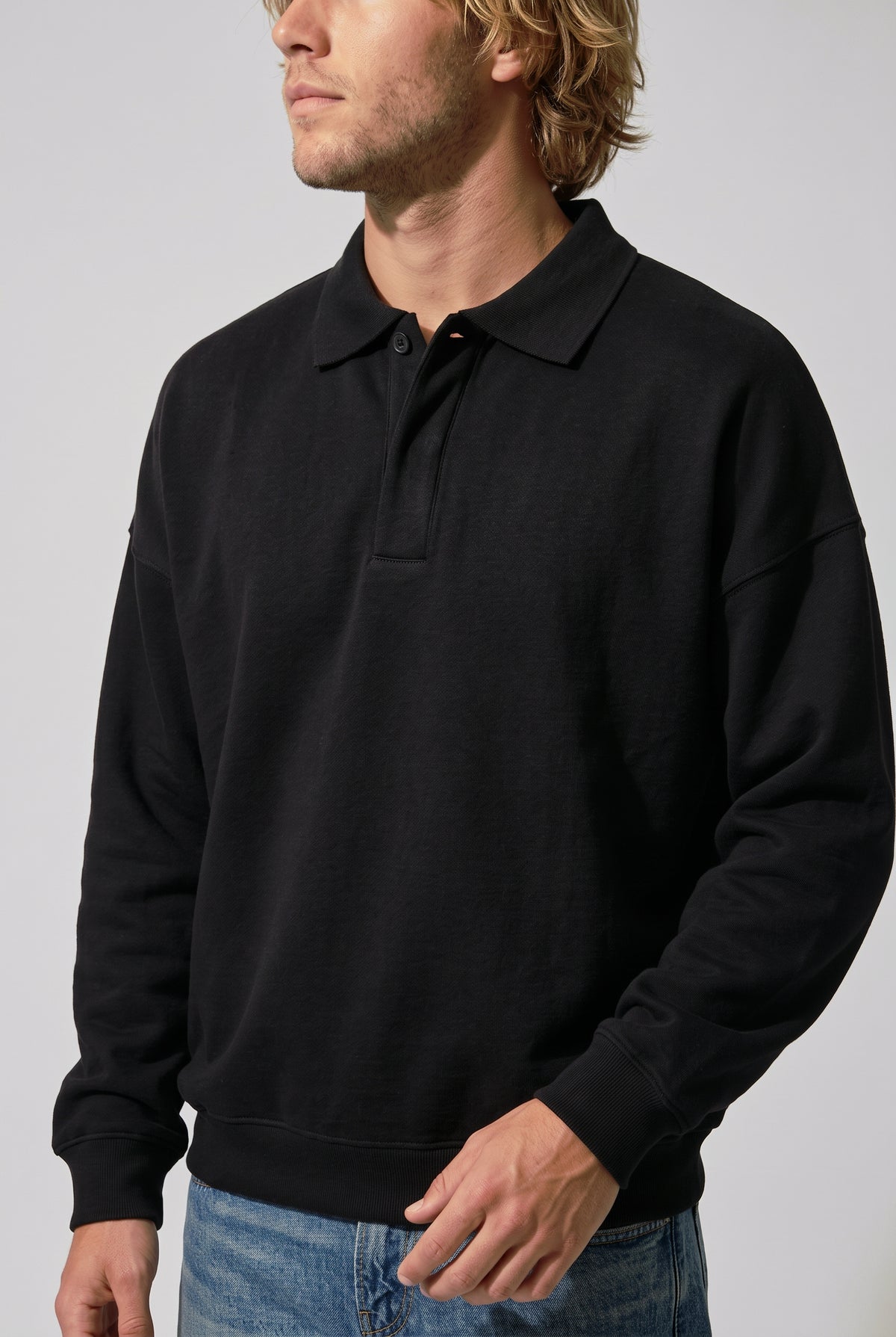 DirectBlanks Heavyweight Polo Sweatshirt in Black – Detail / Construction, 440 GSM