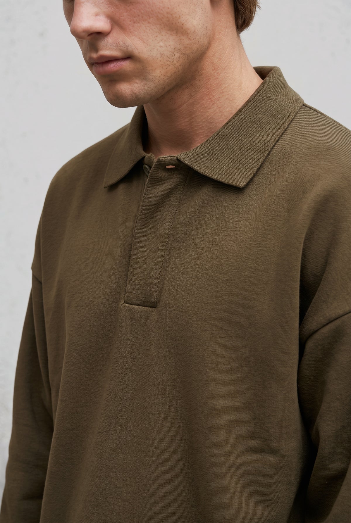DirectBlanks Heavyweight Polo Sweatshirt in Camel – Detail / Construction, 440 GSM